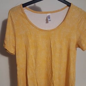 LULAROE NWOT CLASSIC TEE YELLOW FLORAL WHITE PRINT